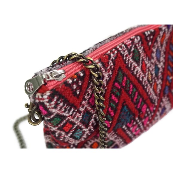 Vintage Kilim Clutch Bag: Moroccan Handmade Crossbody Purse - Picture 6 of 8